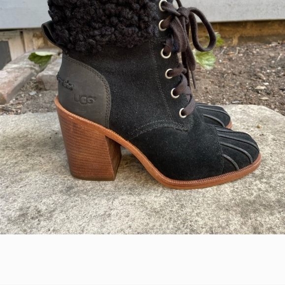UGG Black Jaxon Cuff Bootie, Size 7 - Picture 9 of 9